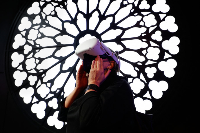 Boltot nyit a Facebook Kaliforniában, hogy élőben mutassa be virtuális kütyüit