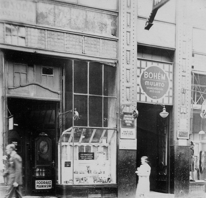 A Klauzál utcai Bohém mulató 1936-ban – Fotó: Horváth Lajos / Fortepan