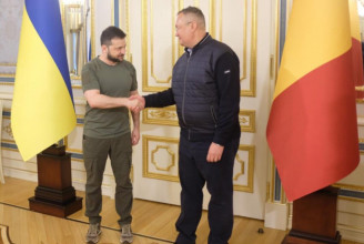 Ciucă szerint Zelenszkij a romániai ukránokéval azonos kisebbségi jogokat ígért az ukrajnai románoknak