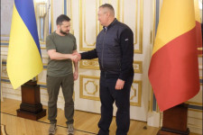 Ciucă szerint Zelenszkij a romániai ukránokéval azonos kisebbségi jogokat ígért az ukrajnai románoknak