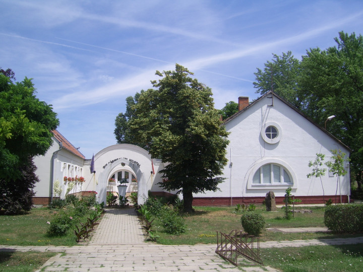 A mártélyi községháza – Fotó: Beroesz / Wikipédia