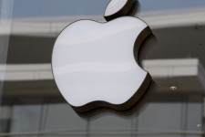 Már az Apple is támogatja a telefonok otthoni javítását, de ez keveseknek érheti meg