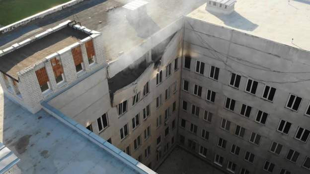 Az eltalált kórház – Fotó: ukrán katasztrófavédelem