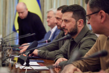 Zelenszkij nem hajlandó engedni Ukrajna területi egységéből