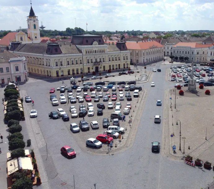 Mire megy a visszakapott presztízzsel a két új megyei jogú város?
