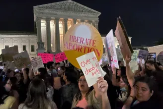 Szigoríthatja az amerikai abortusztörvényt a legfelsőbb bíróság egy váratlanul kiszivárgott dokumentum szerint