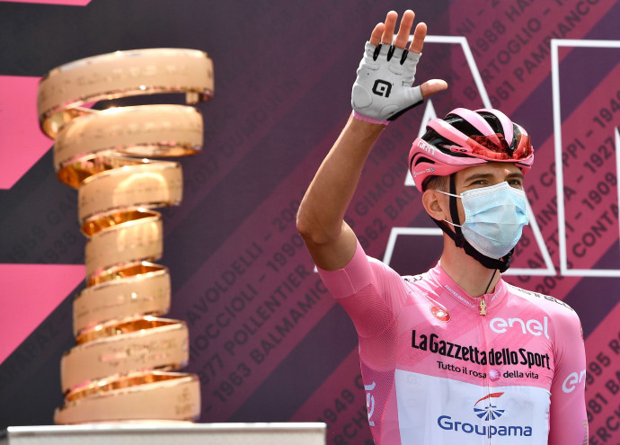 Castel di Sangro, 2021. május 16. Az összetettben élen álló Valter Attila, a Groupama-FDJ csapat versenyzõje a 104. Giro d'Italia olasz országúti kerékpáros körverseny kilencedik, Castel di Sangro és Campo Felice közötti 158 km-es szakasza elõtt 2021. május 16-án. Valter elõzõ nap a 29. helyen ért célba és megõrizte az összetettben élen állónak járó rózsaszín és a legjobb 25 éven aluli versenyzõt illetõ fehér trikót is. MTI/EPA/ANSA/Luca Zennaro
