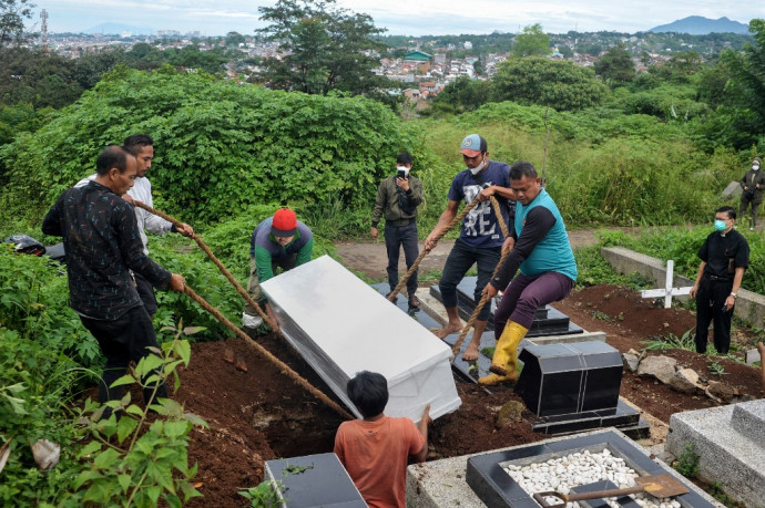 Az egészségügyi kapacitáshiány legalább annyi áldozatot szedett, mint maga a Covid
