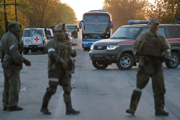 Pénteken csak 50 civilt sikerült kimenteni a mariupoli Azovsztalból, az ukránok szerint az oroszok megsértették a tűzszünetet