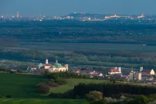 Így néz ki a budapesti city 40 kilométerről, egy fotón Váccal