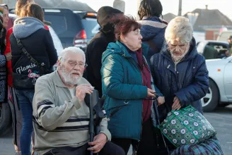 Minden nőt, gyermeket és időst evakuáltak az Azovsztal acélműből, a tervek szerint a sebesültekkel és az orvosokkal folytatják