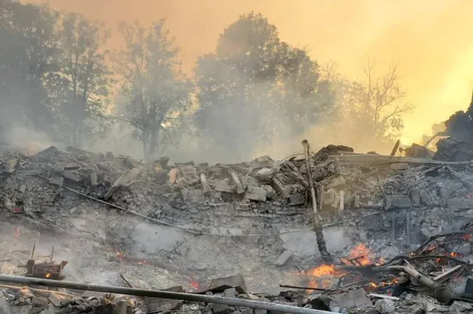 Az ukránok szerint hatvanan haltak meg a lebombázott iskolában, ahová egy teljes falu menekült