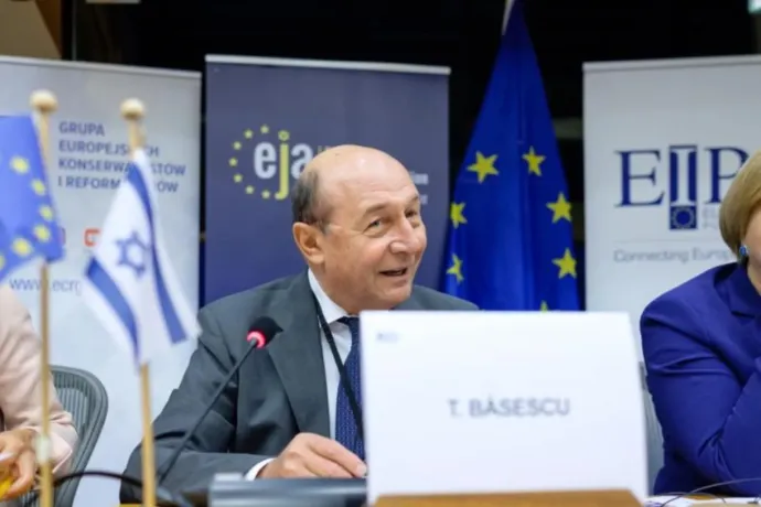 A bíróságon követeli vissza a kormányőrségi védelmét Traian Băsescu volt államfő