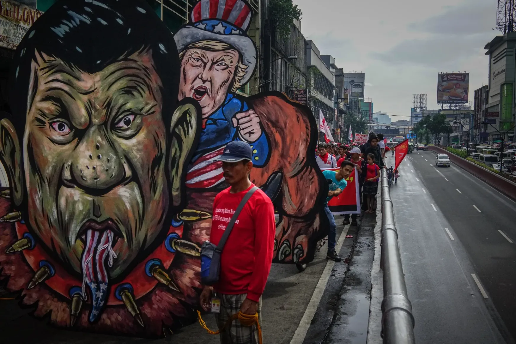 Távozik a véres drogháborújáról és botrányos kijelentéseiről elhíresült Duterte, a volt diktátor fia érkezik helyette