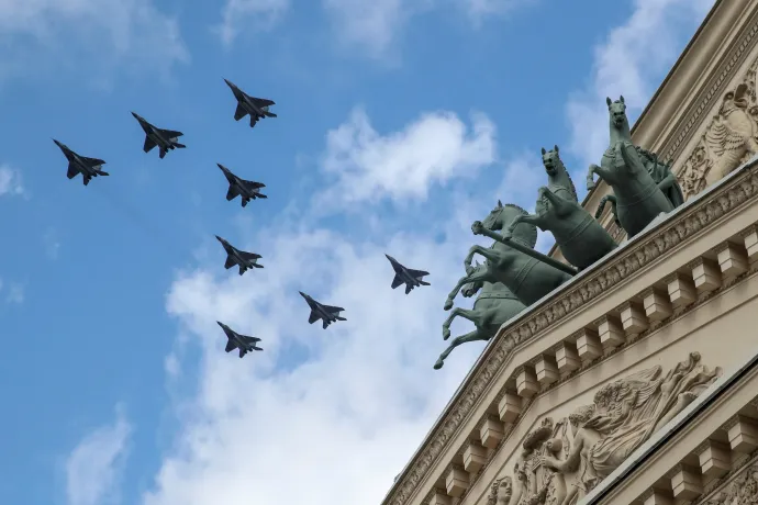 Lefújták a győzelem napi légibemutatókat egész Oroszországban, mert a Kreml szerint rossz idő van Moszkvában