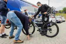 Természetesen Valter Attila bringájánál sem jelzett a motort kereső tablet