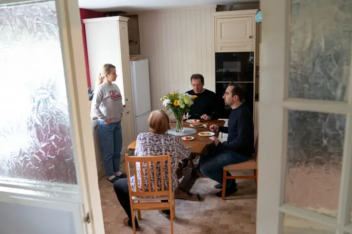 Ukrajnai menekülteket elszállásolni akkora meló, mint fenntartani egy Airbnb-t