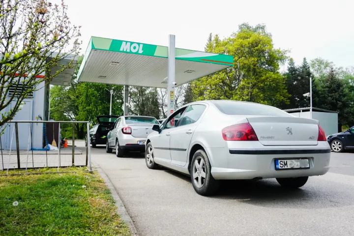 Szép summát hozhat az üzemanyagárstop a határmenti romániai csencselőknek