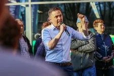 Stummer János kilép a Jobbikból