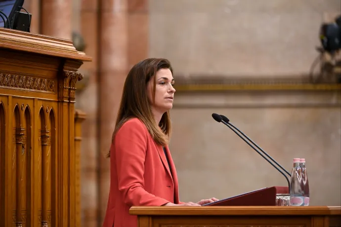 Semelyik ellenzéki frakció nem támogatja, hogy bekerüljön az Alaptörvénybe a háborús veszélyhelyzet