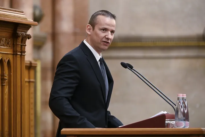 Toroczkai László, a Mi Hazánk vezérszónoka – Fotó: Koszticsák Szilárd / MTI