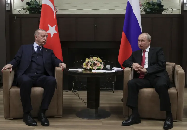 Vlagyimir Putyin és Recep Tayyip Erdoğan találkozója Szocsiban 2021. szeptember 29-én – Fotó: Vladimir Smirnov / Pool / AFP