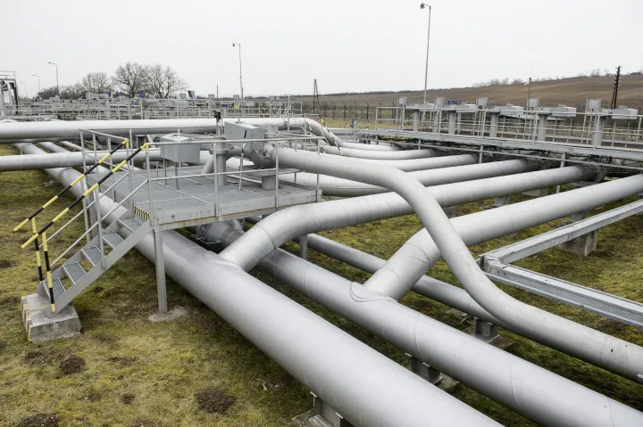 A Barátság I. kőolajvezeték a szlovák Transpetrol kőolajszállító vállalat kistompai átemelő állomásánál 2015. februárjában – Fotó: Komka Péter / MTI