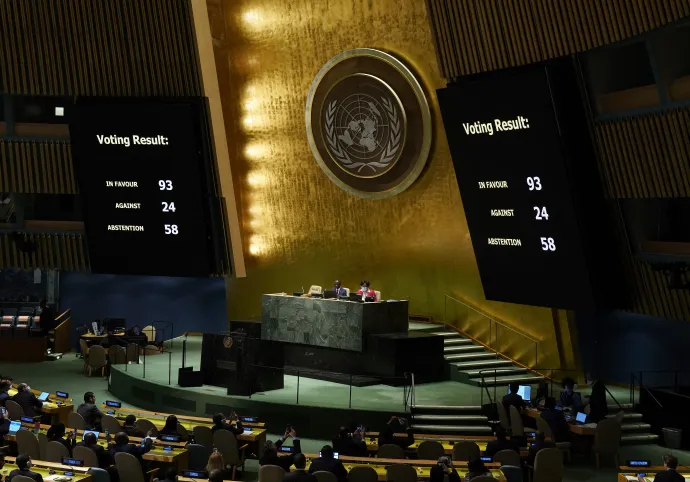 Az ENSZ Közgyűlése felfüggesztette Oroszország tagságát a szervezet Emberi Jogi Tanácsában – Fotó: Timothy A. Clary / AFP