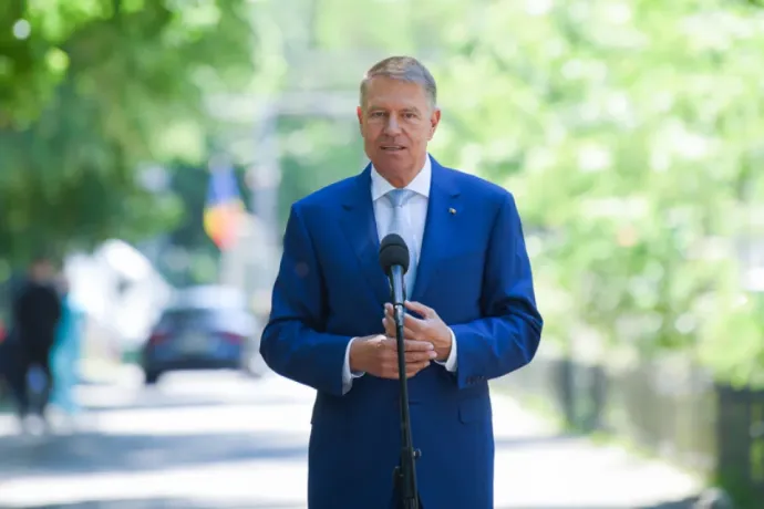 Klaus Iohannis államfő elégedett a kormánnyal, szerinte „Putyin háborúja” okozta a válságot