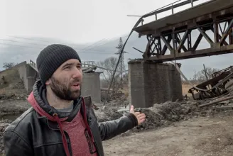 The town that blew up its own bridge and chased away the Russians