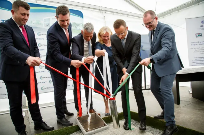 Egy magyarországi cég csíkszeredai beruházásának alapkőletételén vett részt Szijjártó Péter