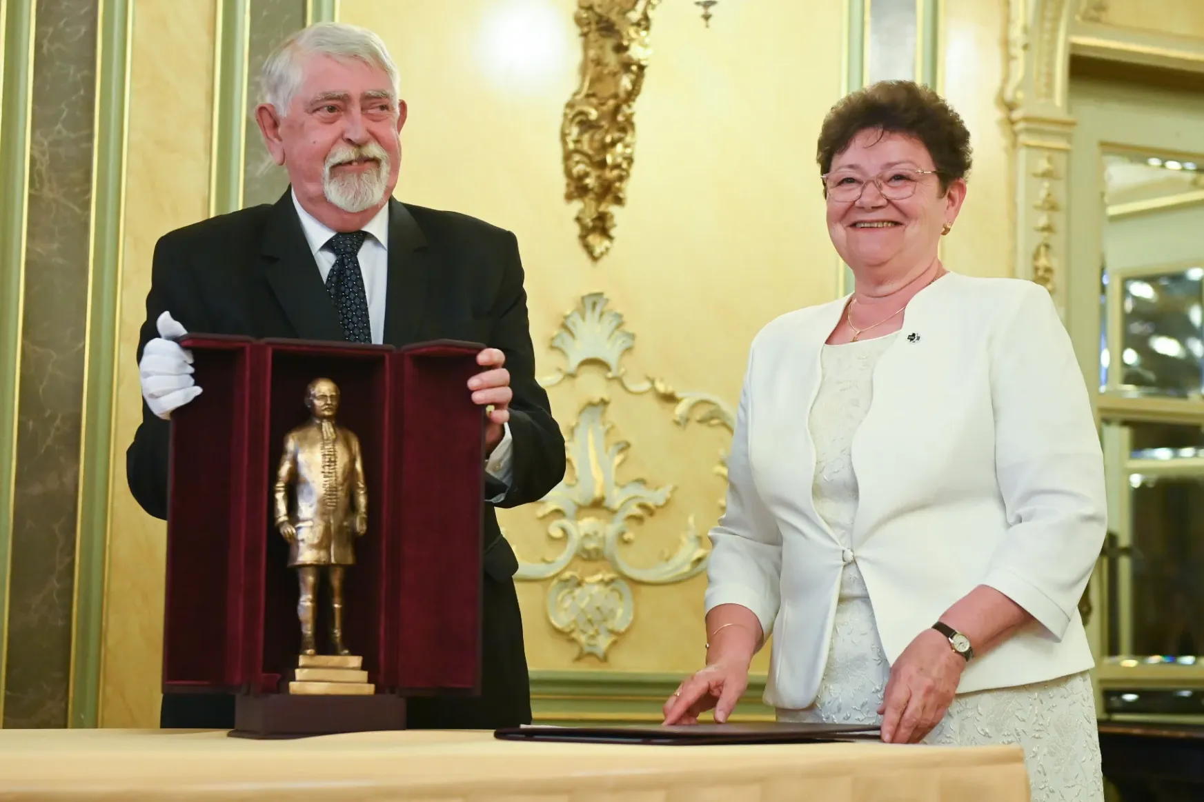 Kásler díjat adományozott Müller Cecíliának