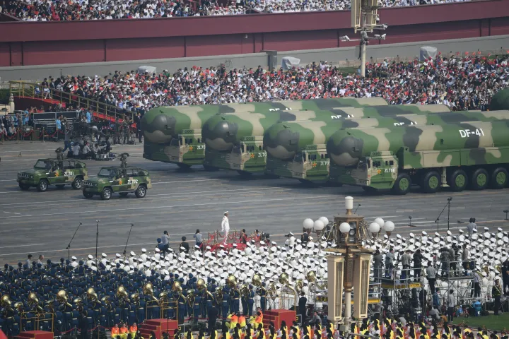 Dongfeng 41 interkontinentális ballisztikus rakéták a Kínai Népköztársaság alapításának 70. évfordulóját ünneplő katonai parádén Pekingben 2019. október 1-én – Fotó: Han Yuqing / Xinhua / AFP