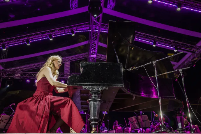 Valentina Lisitsa a Nagy Honvédő Háború 74. évfordulóján, 2015-ben Donyeckben koncertezett – Fotó: Celestino Arce / Celestino Arce/NurPhoto