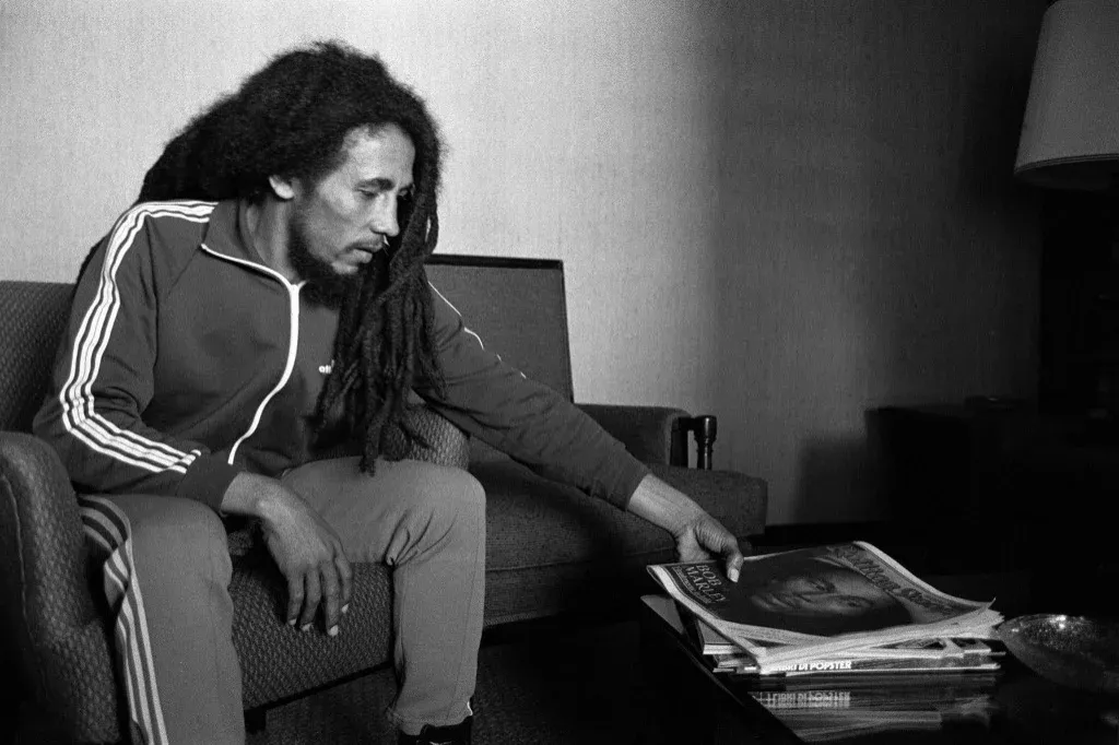 Nem, Bob Marley híres száma nem arról szól, hogy ha nincs nő, akkor nincs sírás
