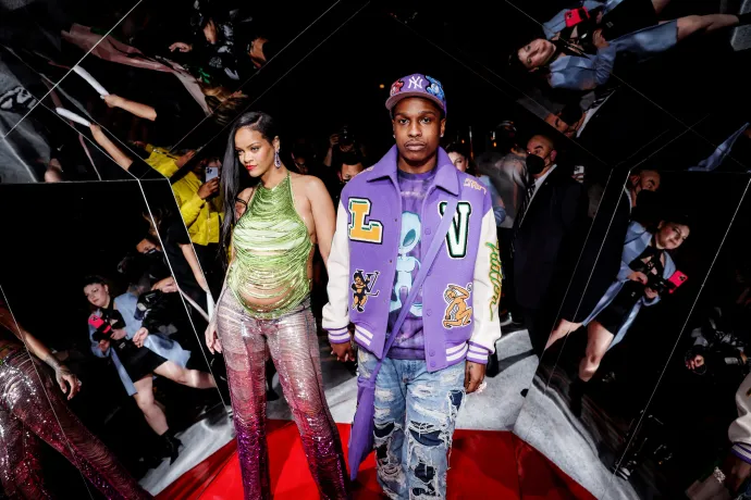 Megszületett Rihanna és ASAP Rocky gyereke