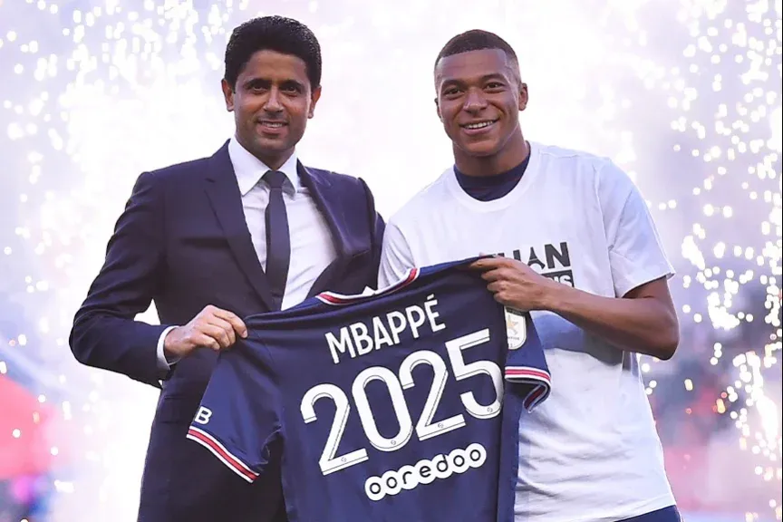 Mbappé 2025 nyaráig aláírt, marad a Paris Saint-Germain csapatában