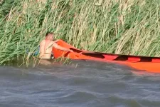 27 kenust borított bele szombaton a Tisza-tóba a vihar