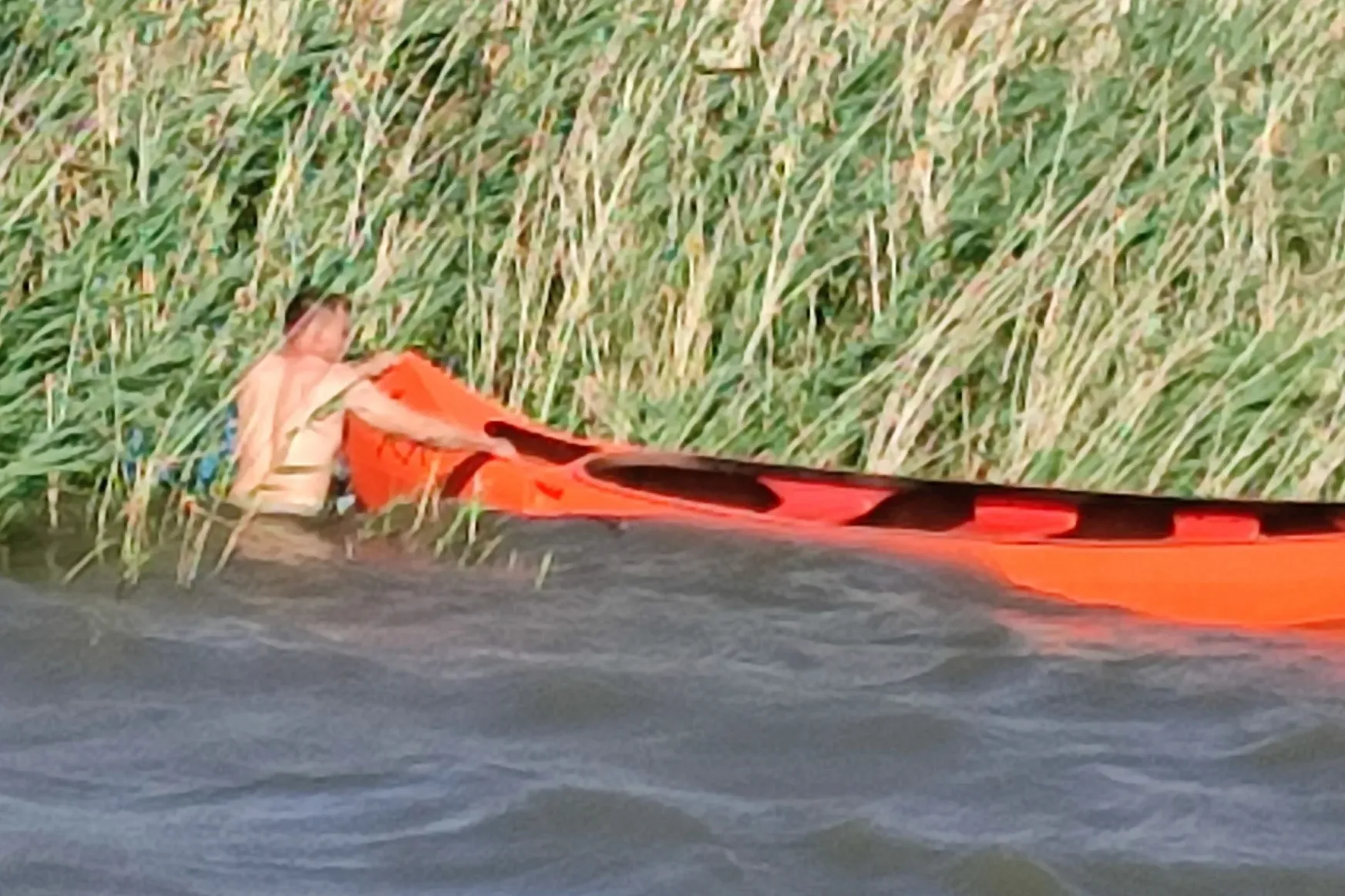 27 kenust borított bele szombaton a Tisza-tóba a vihar