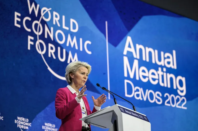 Ursula von der Leyen, az Európai Bizottság elnöke Davosban – Fotó: Fabrice Coffrini / AFP