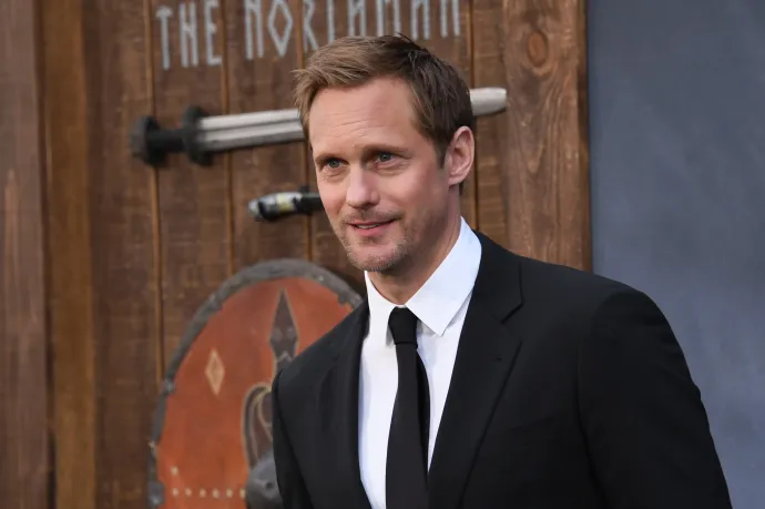 A szörnyek és a balfékek is jól állnak a skandináv félistennek