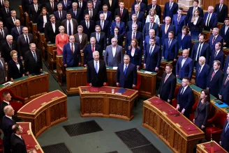 „Belevaló kormány kell” – megalakult az ötödik Orbán-kormány, Orbán röviden bemutatta minisztereit, akik letették az esküt