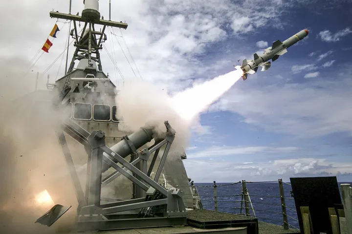 A USS Coronado Harpoon rakétát indít egy hadgyakorlat során – Fotó: Bryce Hadley hadnagy, az Amerikai Egyesült Államok Haditengerészete