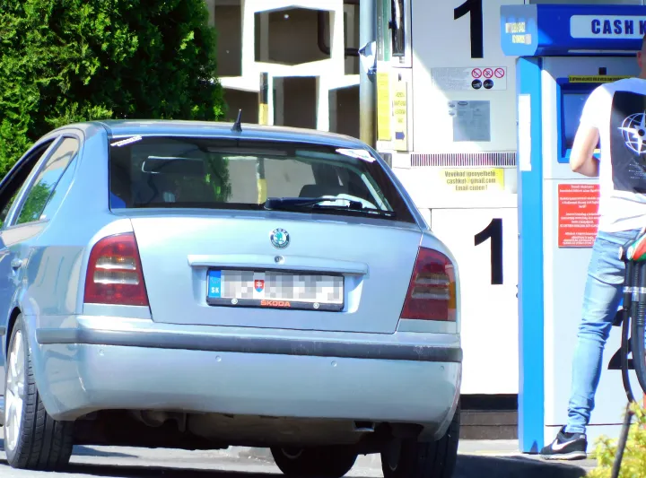 Szlovák tankoló – Egy automata győri kúton ma is 480-ért vehetett üzemanyagot – Fotó: Cséfalvay Attila / Telex
