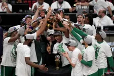 Celtics–Warriors döntő lesz az NBA-ben