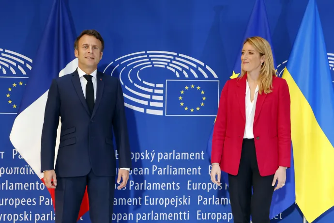 Emmanuel Macron francia elnök és Roberta Metsola, az Európai Parlament elnöke – Fotó: Ludovic Marin / Pool via Reuters