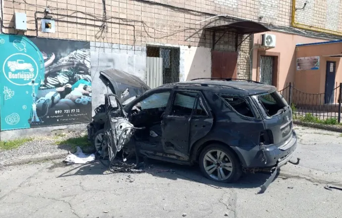 A hétfőn felrobbant autó Melitopolban – Fotó: Sputnik / via AFP