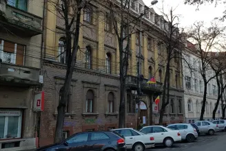 Sovinizmussal vádolják az USR szenátorát, miután a „magyar származású” vevőkre kérdezett rá a magyar kormány romániai ingatlanvásárlásai kapcsán