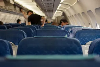 Megtriplázódott a tavalyi első negyedévhez képest a repülővel utazók száma
