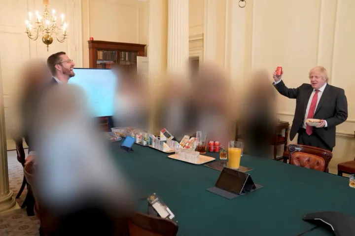 Boris Johnson születésnapi összejövetele 2020. június 19-én a miniszterelnöki hivatalban – Fotó: Sue Gray Report / gov.uk